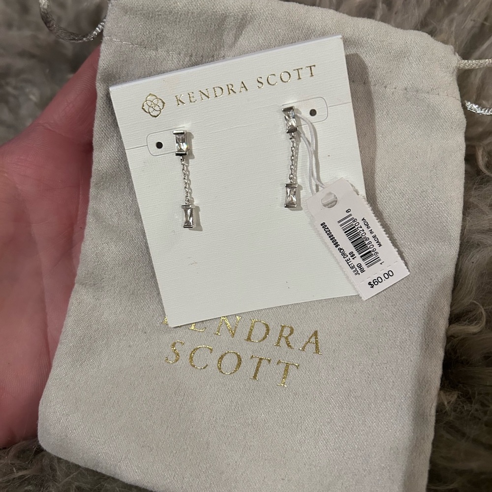 Kendra Scott dangle earrings